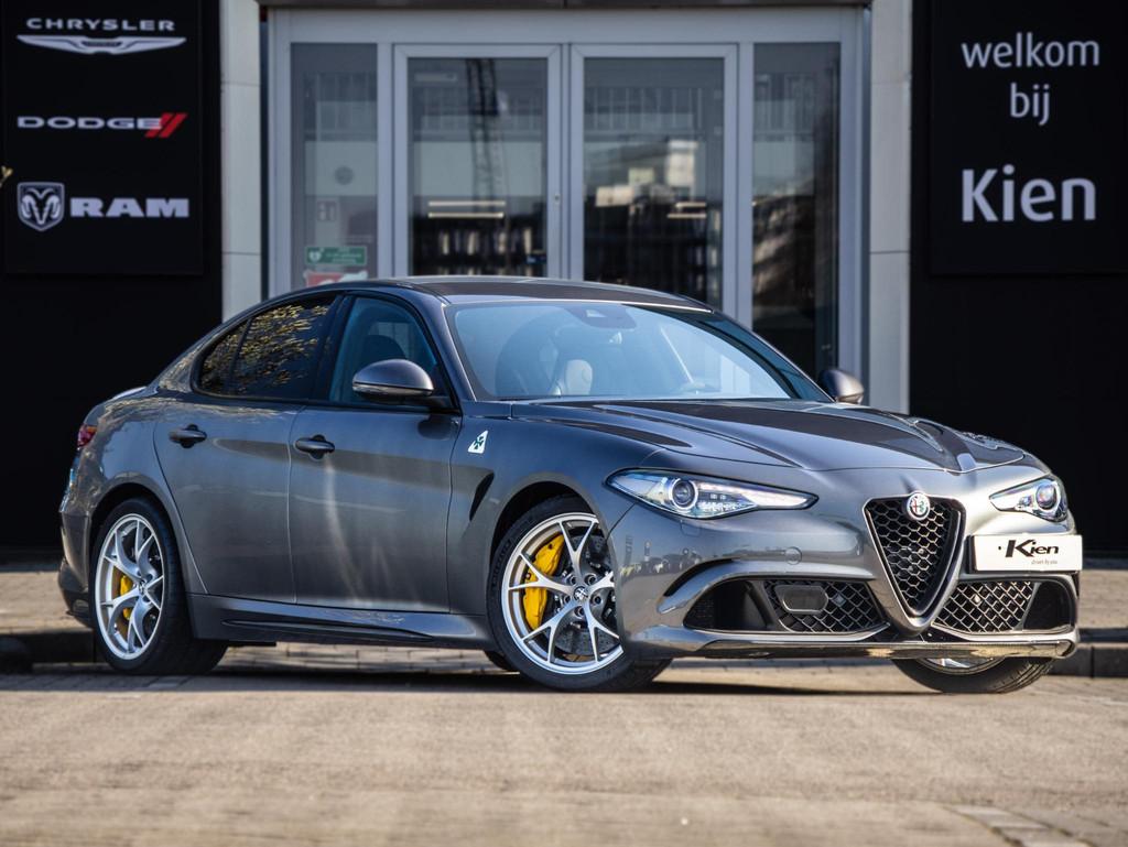 Alfa Romeo Giulia 2.9 V6 Quadrifoglio | Handgeschakeld | Per, Auto's, Alfa Romeo, Bedrijf, Te koop, Giulia, ABS, Achteruitrijcamera