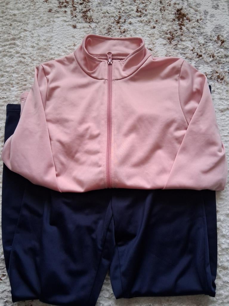 Trainingspak 134-140, Kinderen en Baby's, Kinderkleding | Maat 134, Gebruikt, Jongen of Meisje, Sport- of Zwemkleding, Decathlon