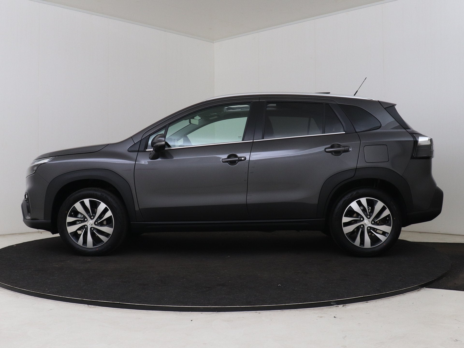 Suzuki S-Cross 1.4 Boosterjet Style Smart Hybrid 10 jaar Fab, Auto's, Voorwielaandrijving, 12 maanden, Zwart, 4 cilinders