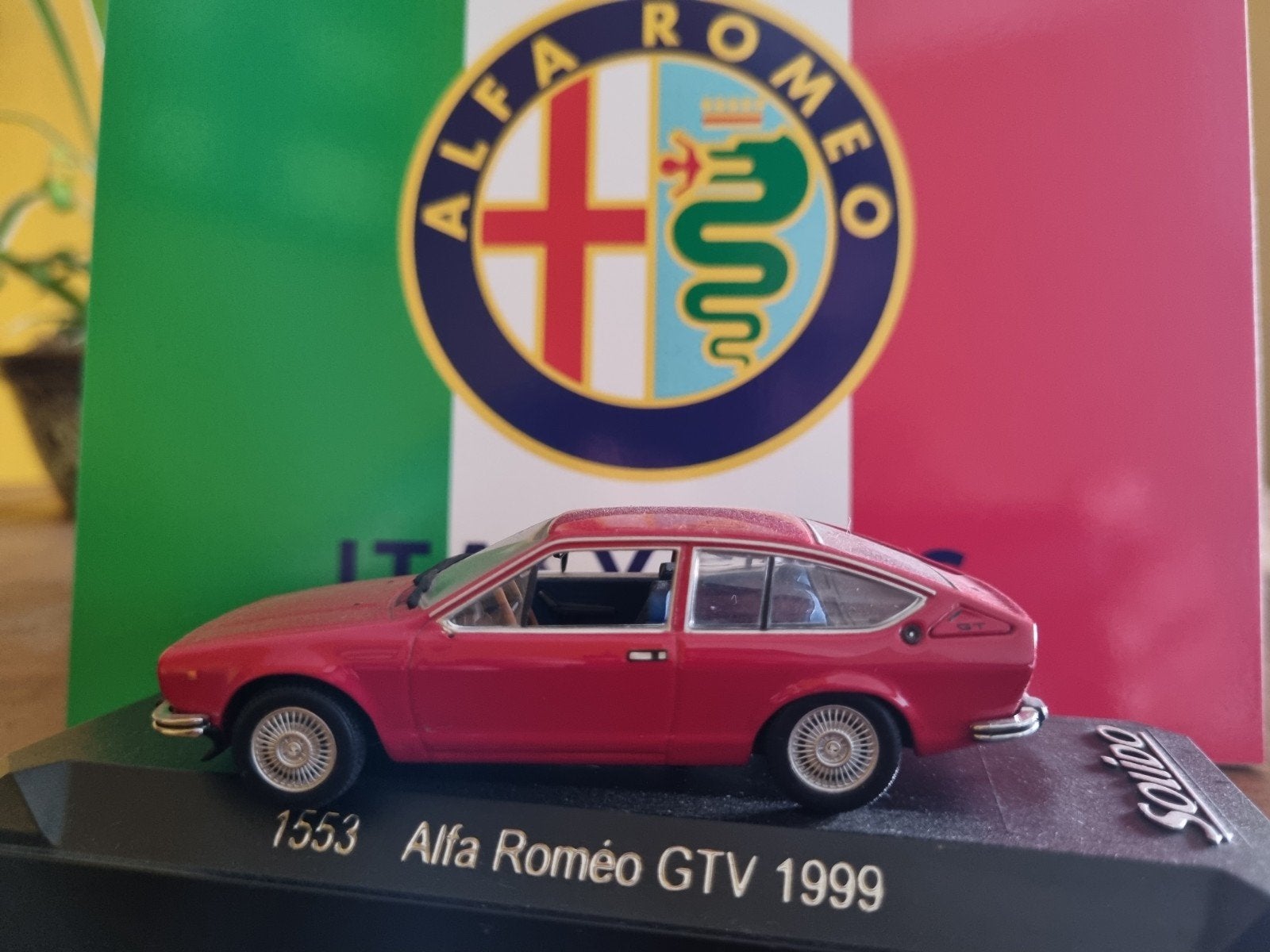 Solido Alfa Romeo GTV 1999 Modelauto - Rood, Ophalen of Verzenden, Zo goed als nieuw, Auto, Solido