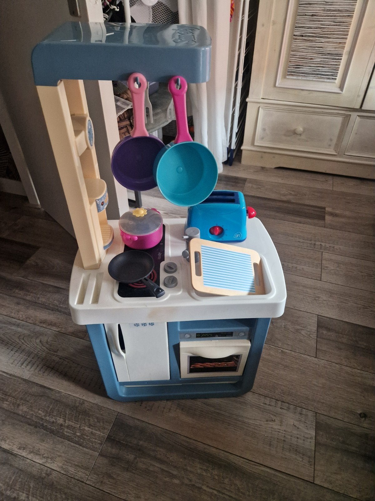 te koop keukentje v snooby met pannetjes, Ophalen, Gebruikt, Kunststof, Speelkeuken