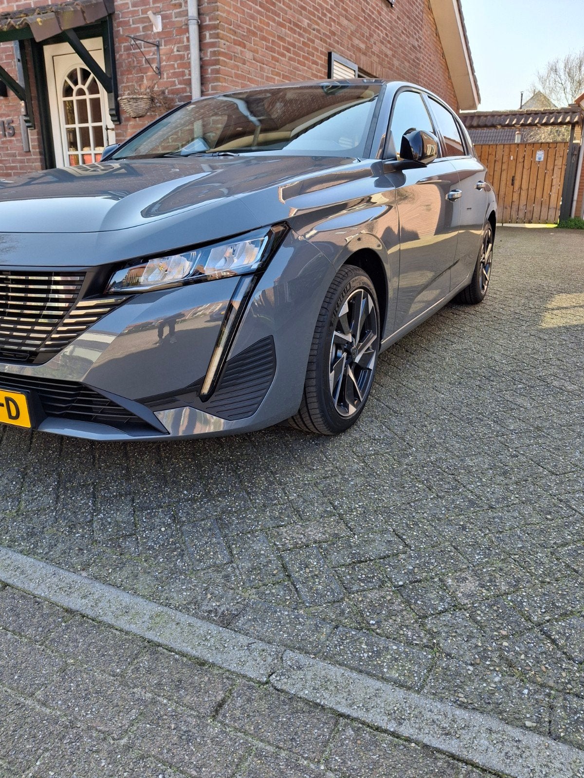 Peugeot 308 1.2 Hybrid 145pk E-dcs6 (private lease overname), 136 pk, Zwart, Leder en Stof, Origineel Nederlands