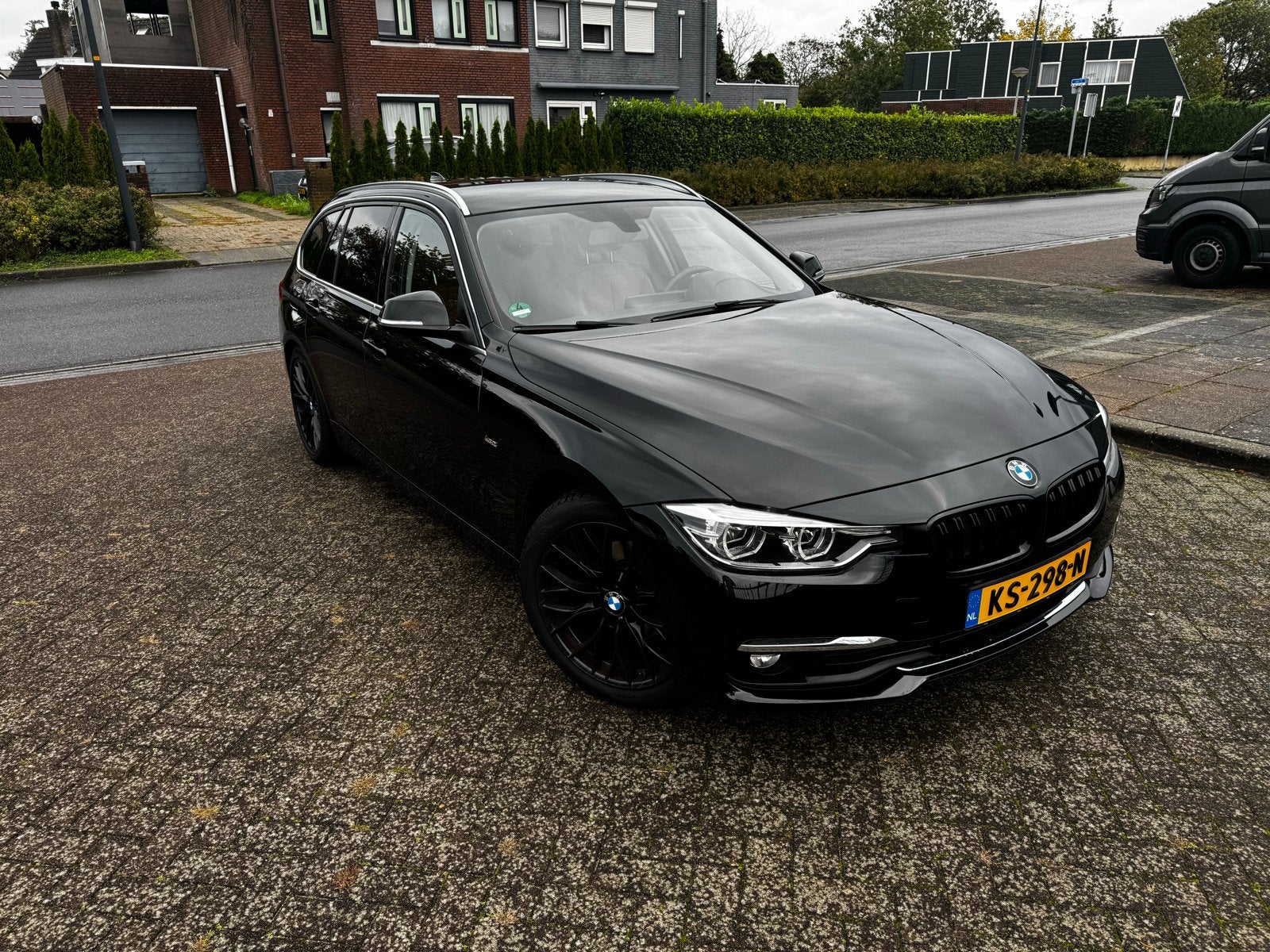 BMW 3-Serie 320d 163pk Efficientdynamics Ed. Aut 2016 Zwart, Auto's, Automaat, 745 kg, Achterwielaandrijving, 4 cilinders