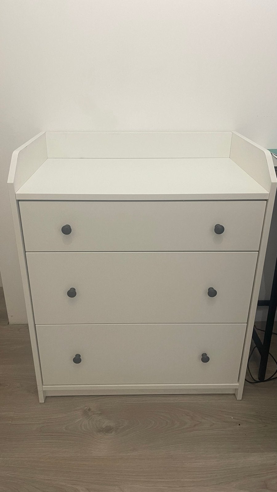 Witte commode met 3 lades - Zo goed als nieuw, Kinderen en Baby's, Kinderkamer | Commodes en Kasten, Ophalen, 50 tot 70 cm, Zo goed als nieuw