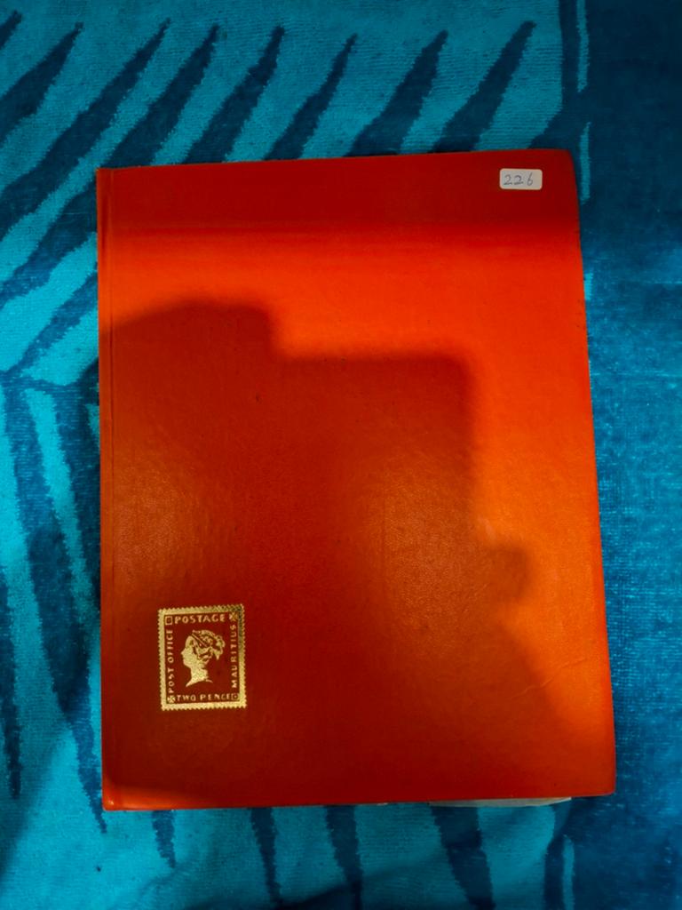 R0226 Ierland + Iets Finland, Postzegels en Munten, Postzegels | Volle albums en Verzamelingen, Ophalen of Verzenden, Buitenland