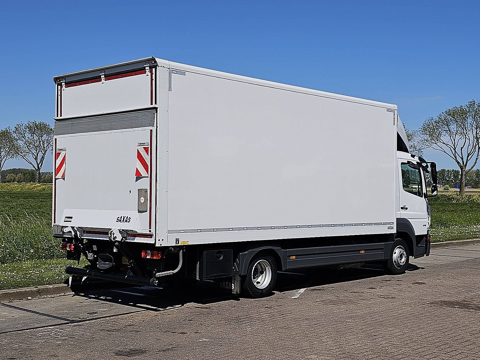 MERCEDES-BENZ ATEGO 818 airco lift 3 seats, Automaat, Euro 6, Wit, Mercedes-Benz