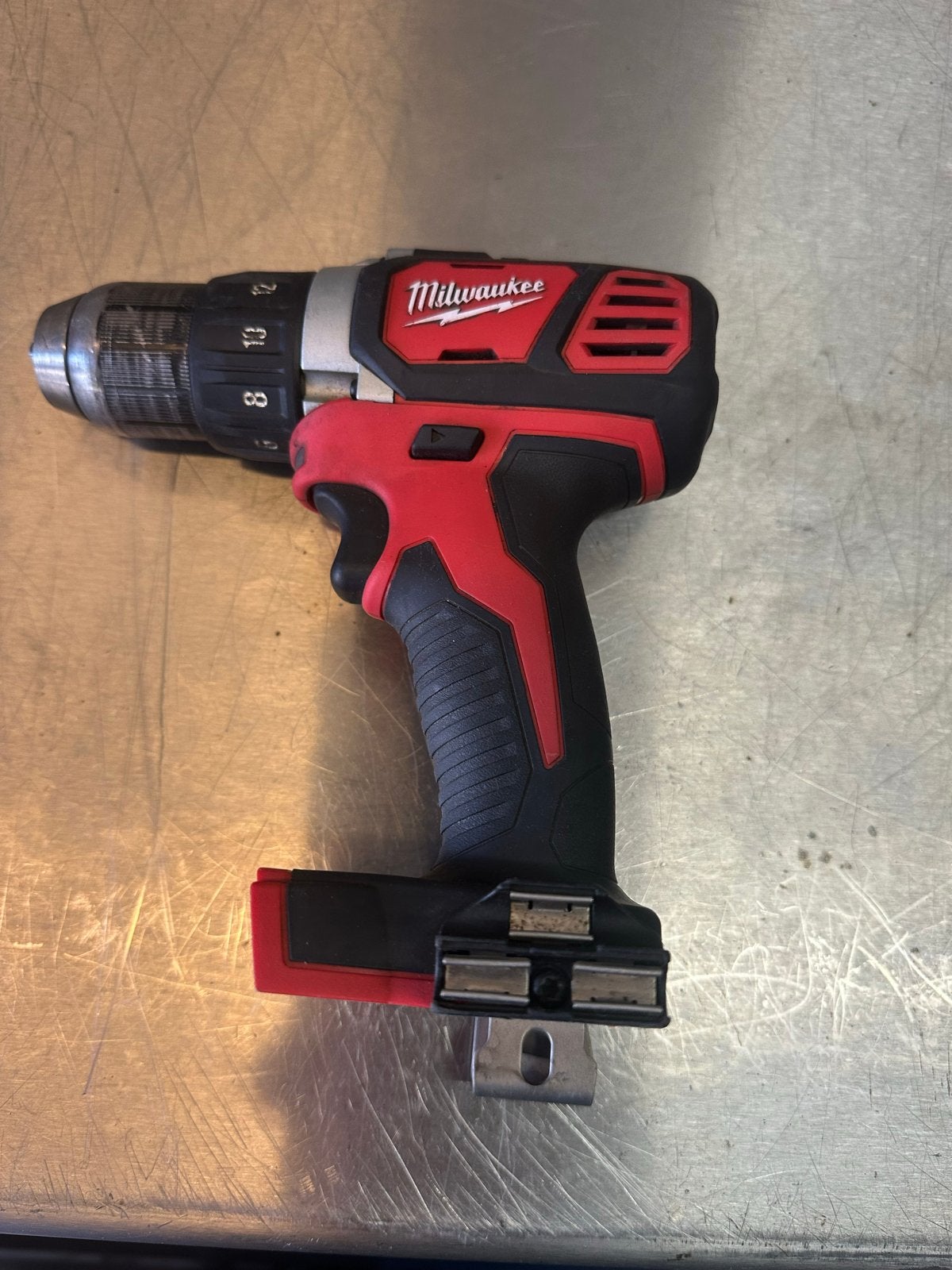 Milwaukee M18 BDD Accuboormachine - Zo goed als nieuw, Ophalen, 600 watt of meer, Variabele snelheid, Zo goed als nieuw