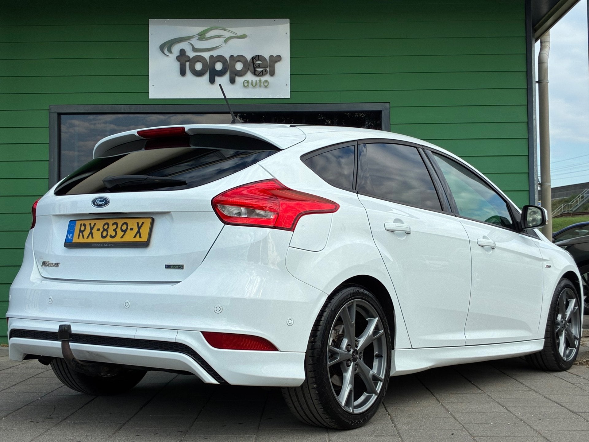 Ford Focus 1.0 ST-Line|2e Eigenaar|Navigatie|CruiseControl|C, Auto's, 125 pk, Gebruikt, Euro 6, Wit