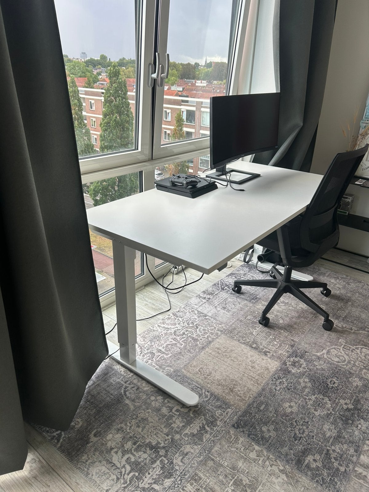 Elektrisch zit-sta bureau, Ophalen, Zit-sta bureau, 160 cm, Gebruikt