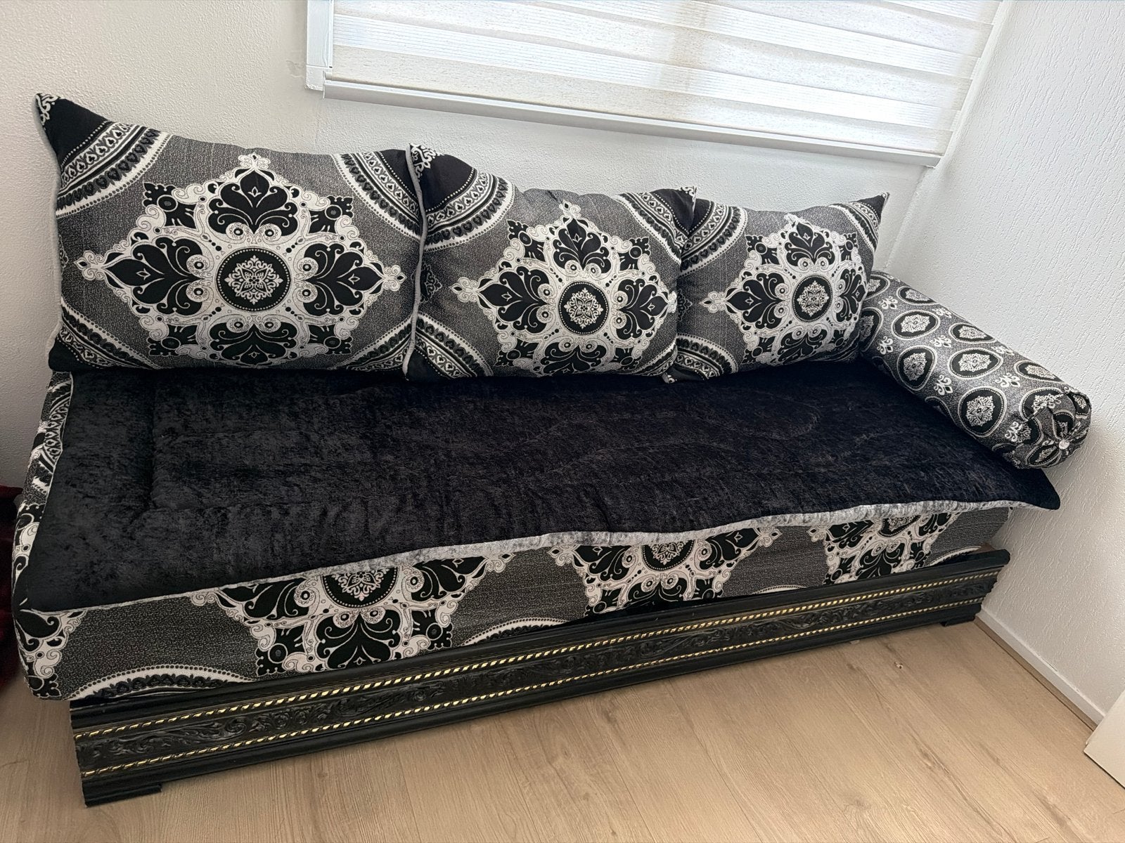 Marokkaanse sedari - Zwart met grijs patroon 1 stuk 200x70cm, Ophalen, Gebruikt, Driepersoons, 75 tot 100 cm