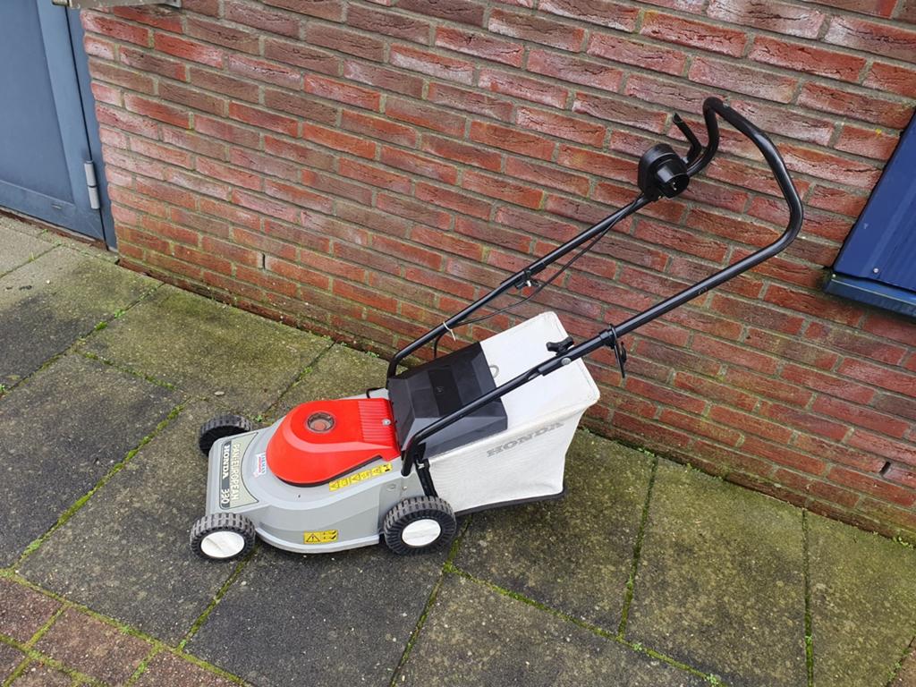 Grasmaaier honda 330, Tuin en Terras, Grasmaaiers, Ophalen, Zo goed als nieuw, 50 cm of meer