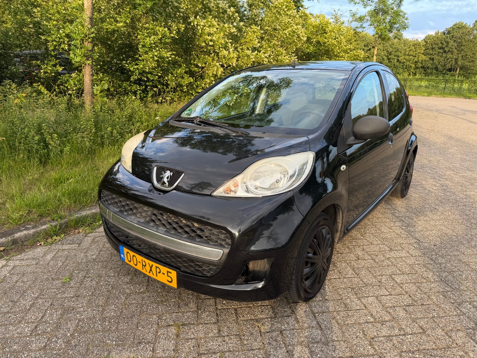 Peugeot 107 1.0 12V 5DR  Airco en Carplay, Auto's, Voorwielaandrijving, 4 stoelen, Origineel Nederlands, Handgeschakeld
