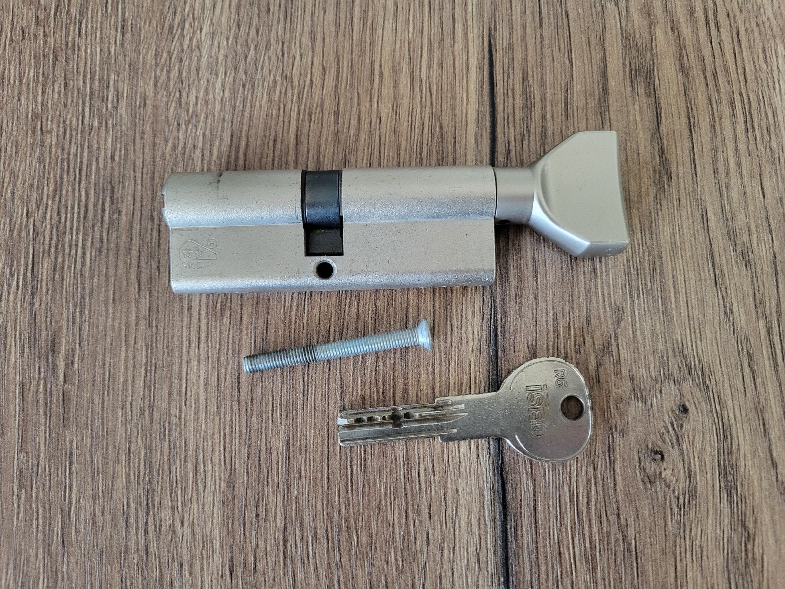 ISEO R6 SKG ** knopcilinder 40/50 mm met sleutel, Doe-het-zelf en Verbouw, Ophalen of Verzenden, Zo goed als nieuw, Rvs, Slot