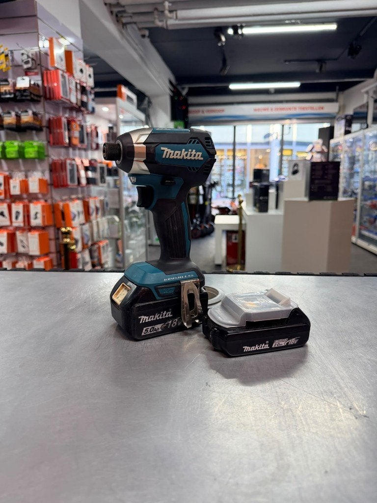 Makita DTD153 Slagschroevendraaier + 5.0Ah en 2.0Ah Accu, ., Nieuw, Ophalen of Verzenden, .