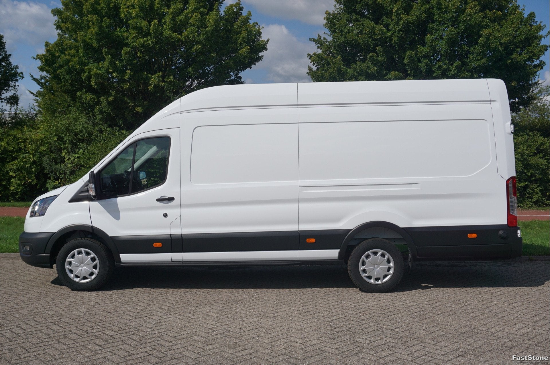 Ford Transit 350L 130PK L4H3 BPM VRIJ! 12" Sync4 Navi, Trekh, Achterwielaandrijving, Gebruikt, 4 cilinders, 2800 kg
