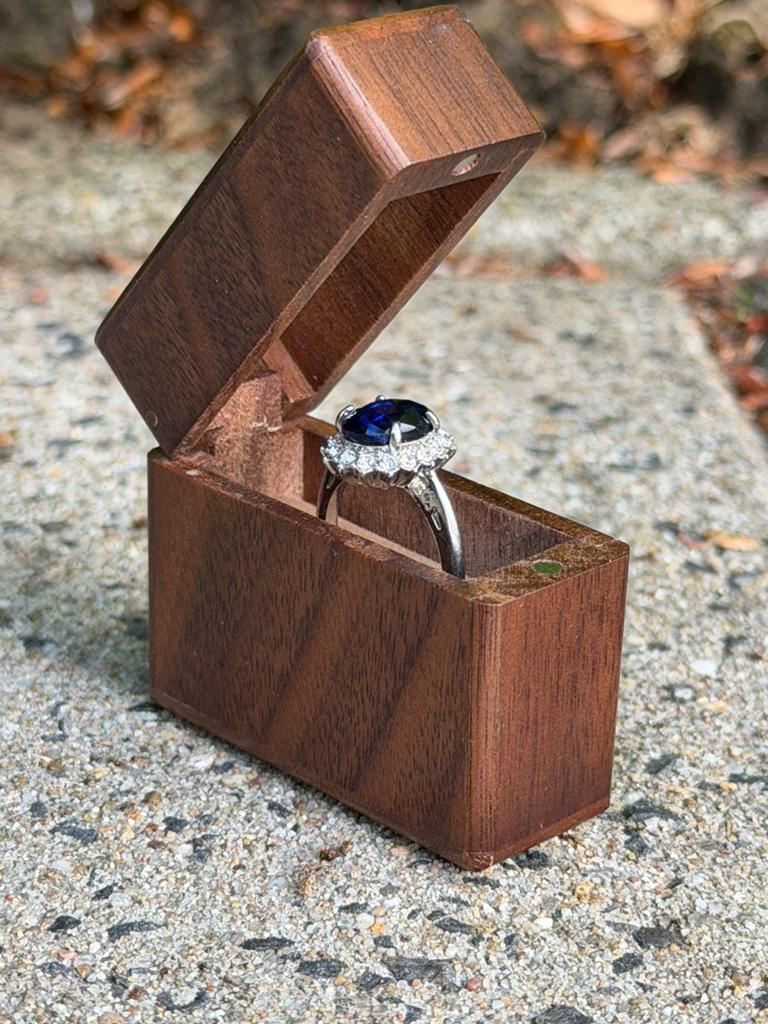 Elegant Houten Ringdoosje, Overige materialen, Bruin, Ophalen of Verzenden, Dame of Heer