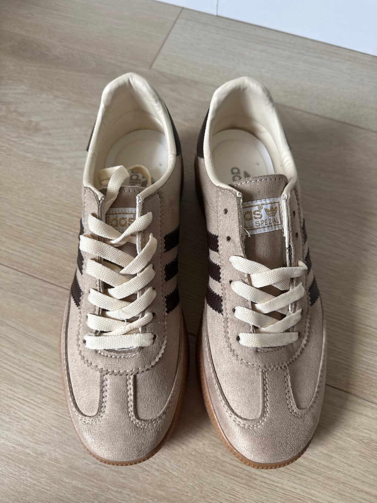 Adidas Samba Maat 37 (kan ook als 37,5), Ophalen of Verzenden, Nieuw, Beige, Sneakers of Gympen