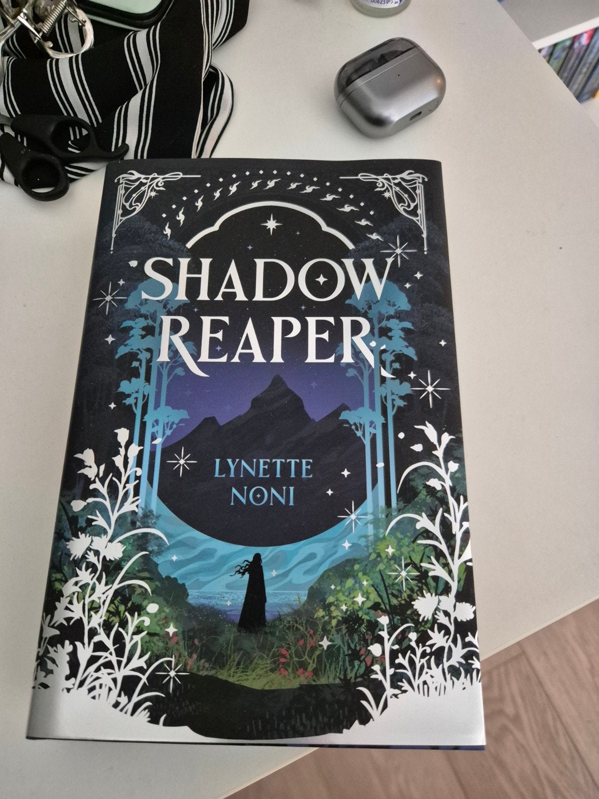 Fairyloot shadowreaper MISPRINT, Ophalen of Verzenden, Nieuw, Lynette Noni