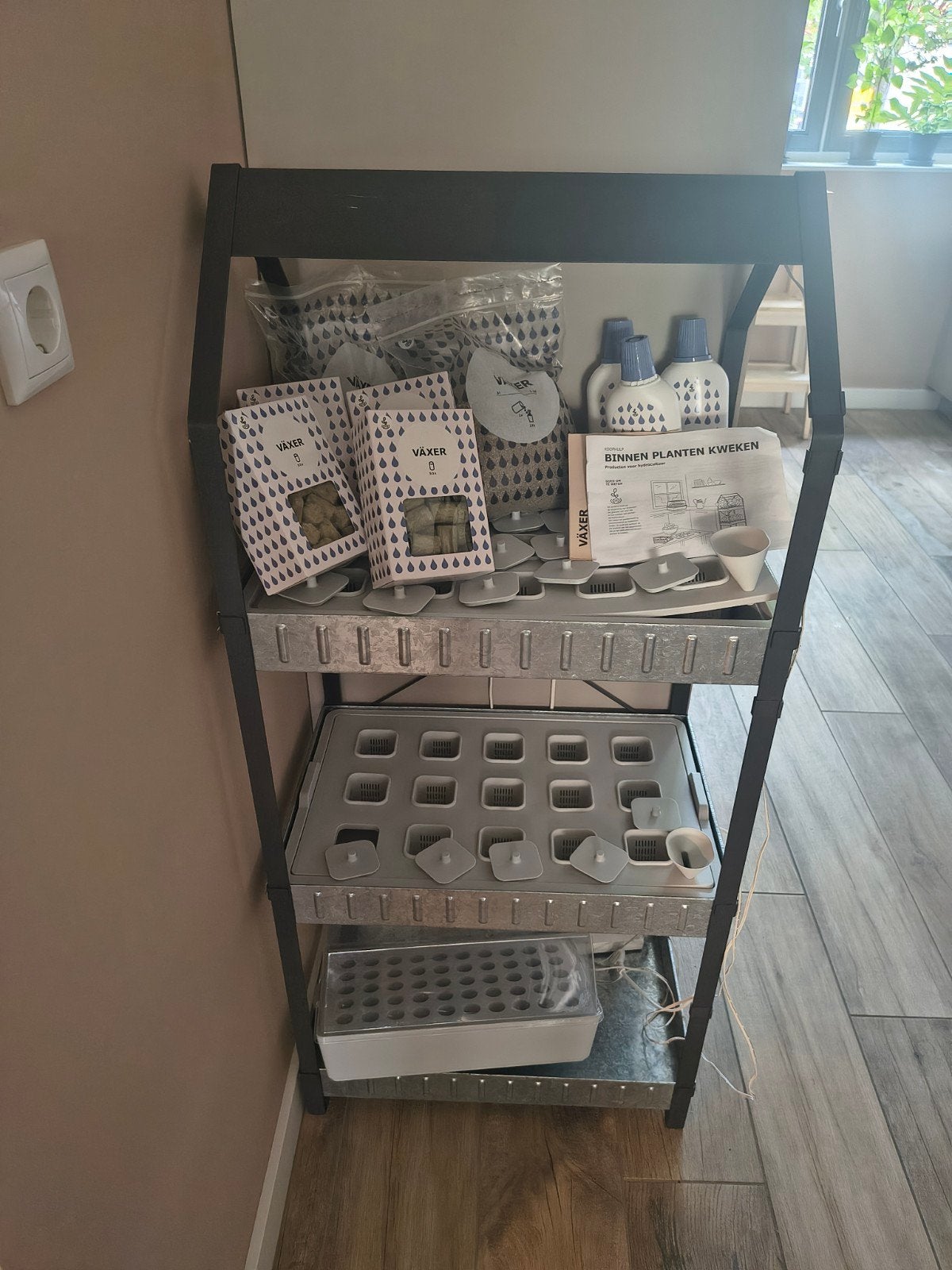 Ikea KRYDDA/VÄXER complete kweekset 30 planten met 3 niveaus, Tuin en Terras, Ophalen, Gebruikt, Kweekbak
