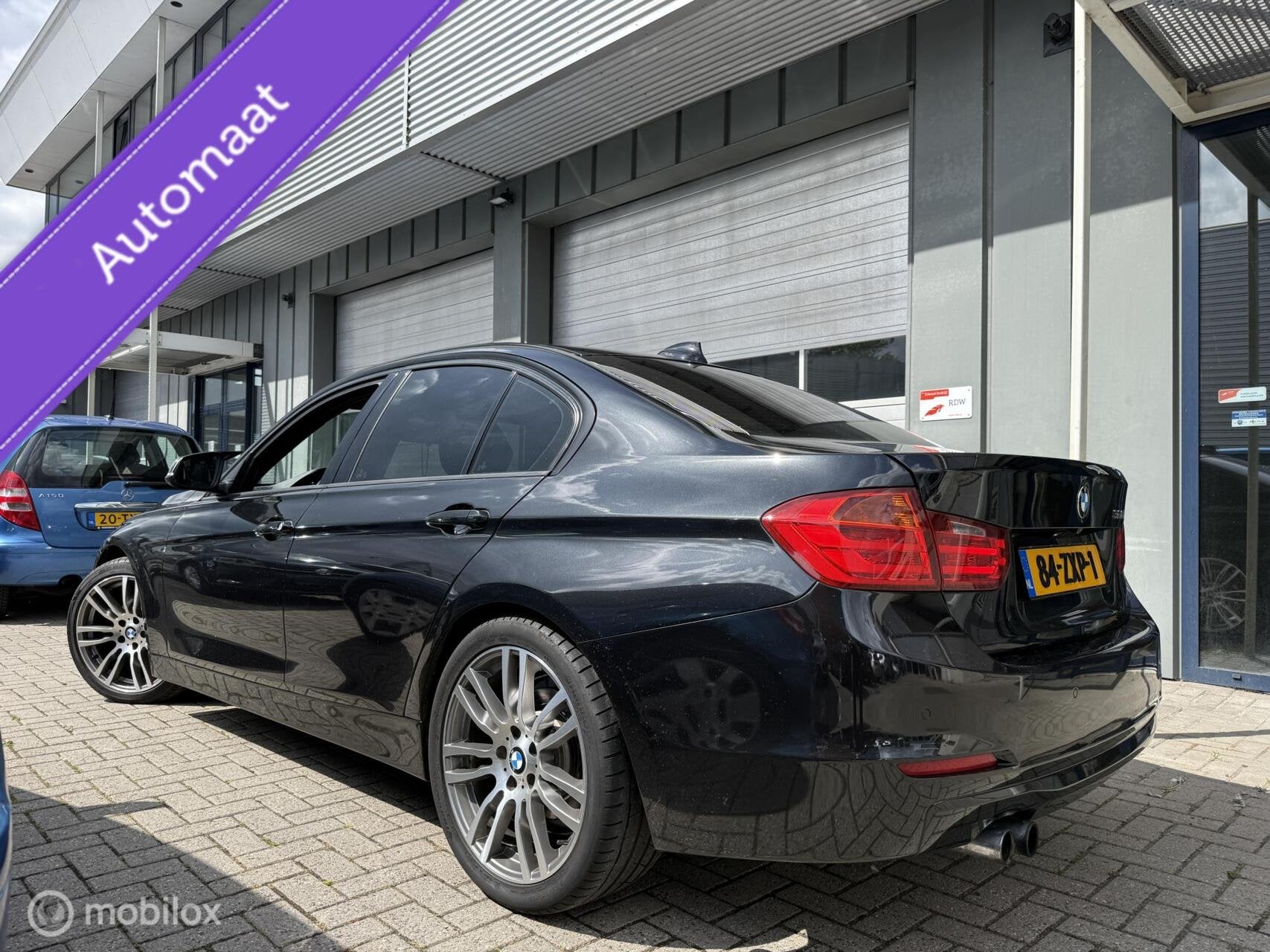 BMW 3-serie 328i Upgrade Edition BOM VOL!, Auto's, Automaat, Achterwielaandrijving, 4 cilinders, Zwart