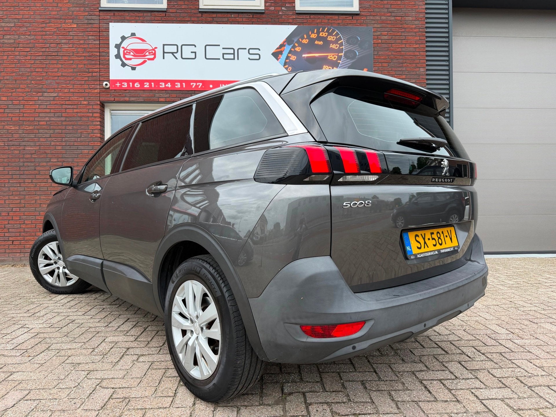 Peugeot 5008 1.2 PureTech Blue Lease Executive / Navi / PDC, Voorwielaandrijving, Stof, Gebruikt, 1199 cc