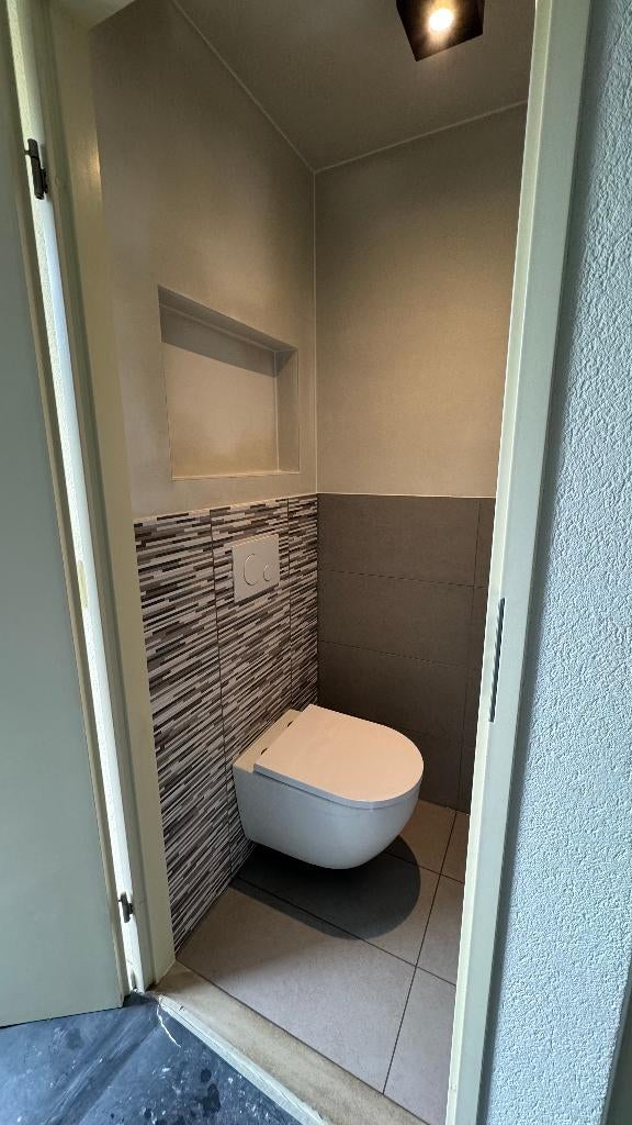 Foto 20 van Badkamerrenovatie 4600€Toiletrenovatie 2300€