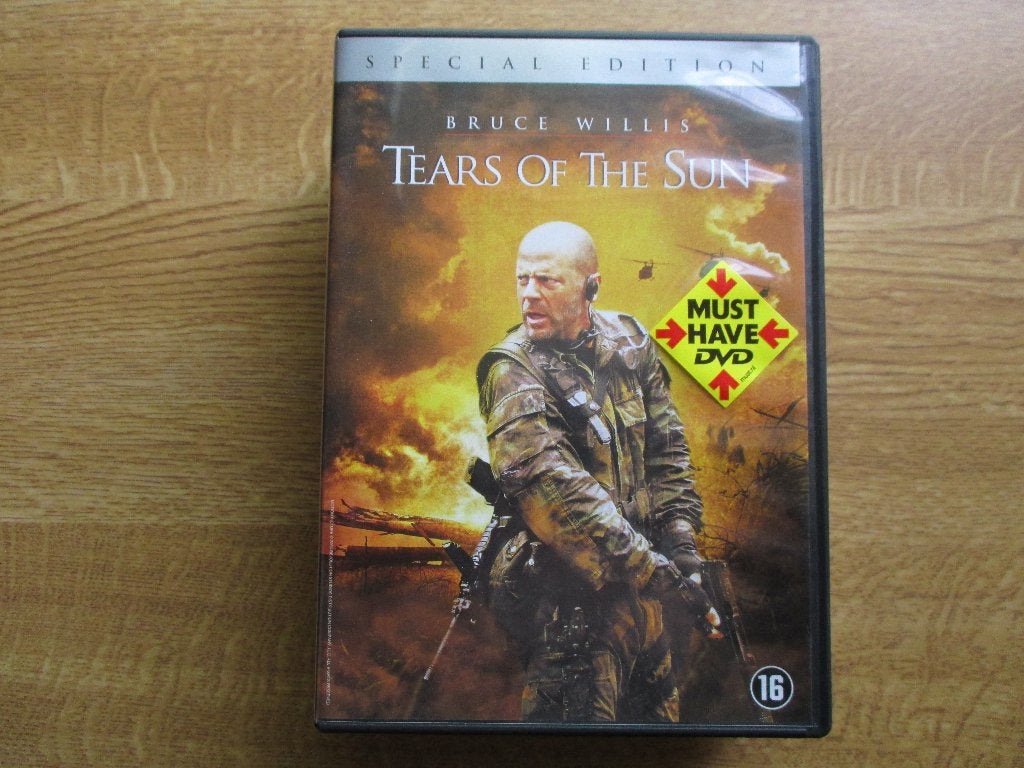 bruce willis: tears of the sun (12), Alle leeftijden, Ophalen of Verzenden, Zo goed als nieuw