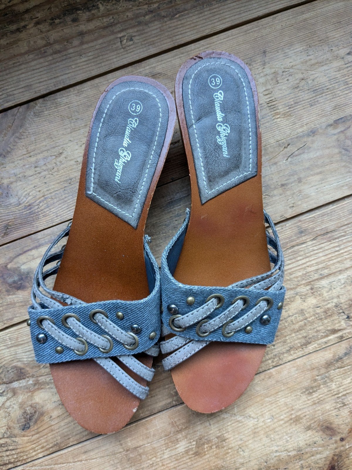 Slippers met hak, mt 39, blauwe spijkerstof, Kleding | Dames, Schoenen, Blauw, Ophalen of Verzenden, Zo goed als nieuw, Slippers