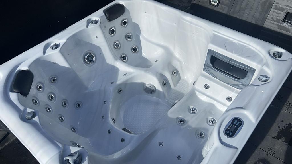 ❤️‍🔥 Gebruikte jacuzzi ❤️‍🔥 5 personen 1 jaar garantie, Verzenden, Zo goed als nieuw