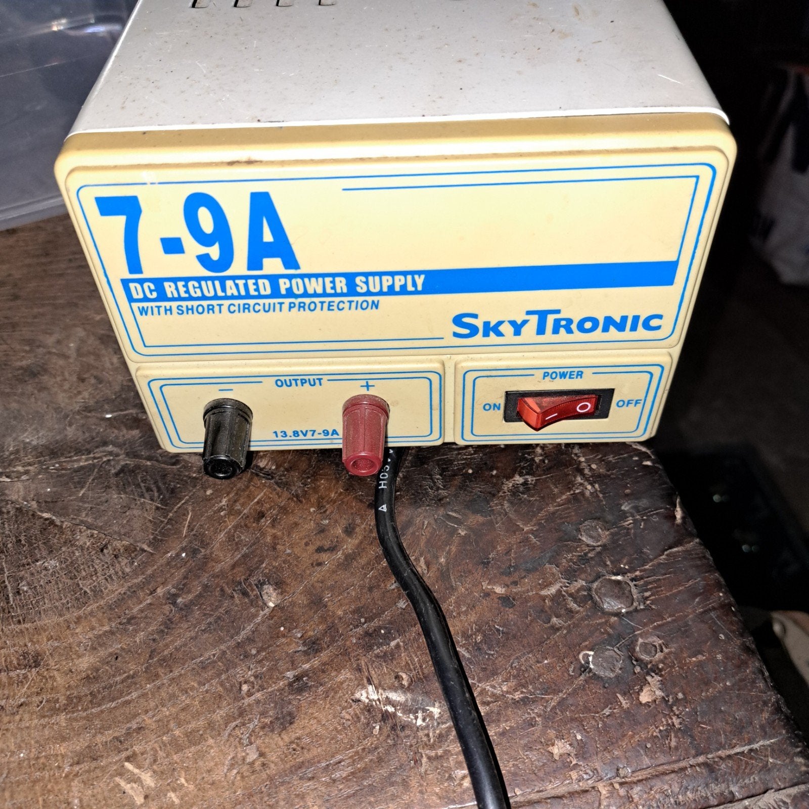 SkyTronic 7-9A DC Gereguleerde Voeding, Ophalen