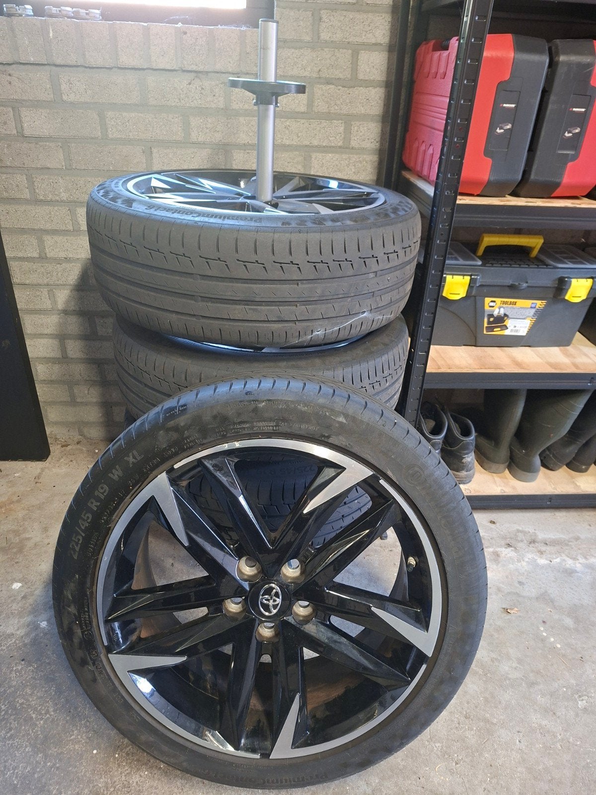 Orginele Toyota GR sportvelgen 19 inch met standaard, Auto-onderdelen, Gebruikt, Banden en Velgen, Personenwagen, Ophalen