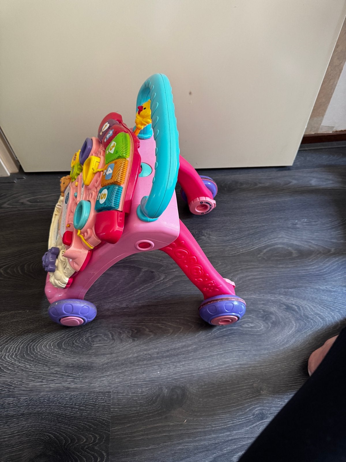 Vtech Looptrainer met muziek en kleuren - Zo goed als nieuw, Ophalen of Verzenden, Zo goed als nieuw, Overige typen, Met geluid