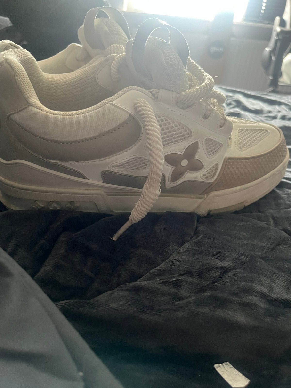 Louis vuitton schoenen., Ophalen of Verzenden, Zo goed als nieuw, Overige kleuren