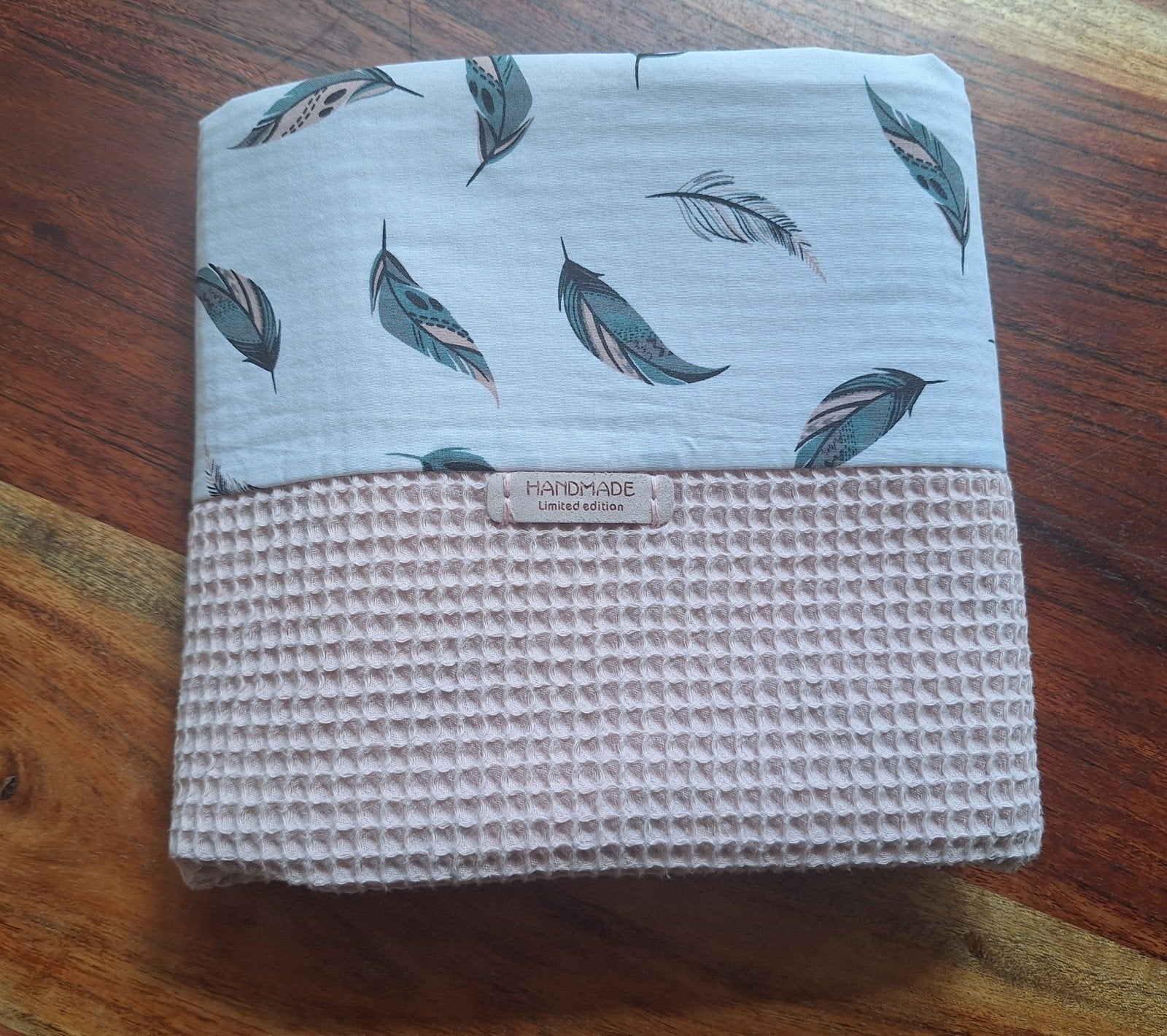 Handgemaakte wafelstof deken met verenprint, Nieuw, Meerkleurig, Handgemaakt, Deken