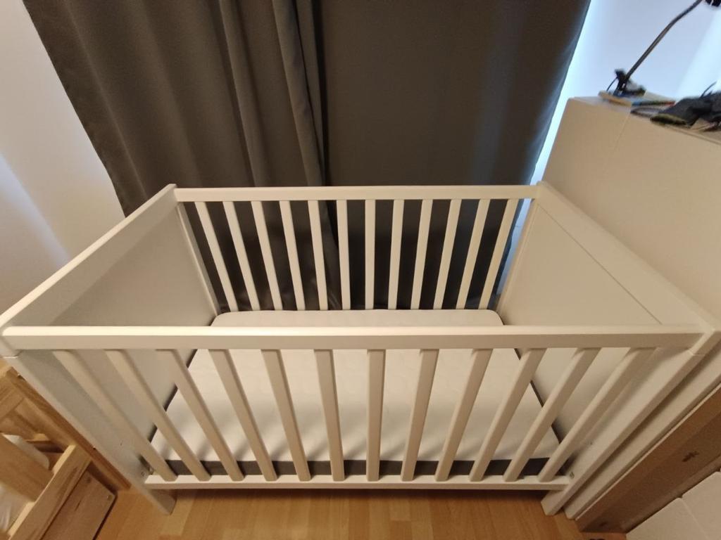 Complete babykamer set - SUNDVIK + HIMLAVALV + NATTAPA, Ophalen, Zo goed als nieuw, Ledikant