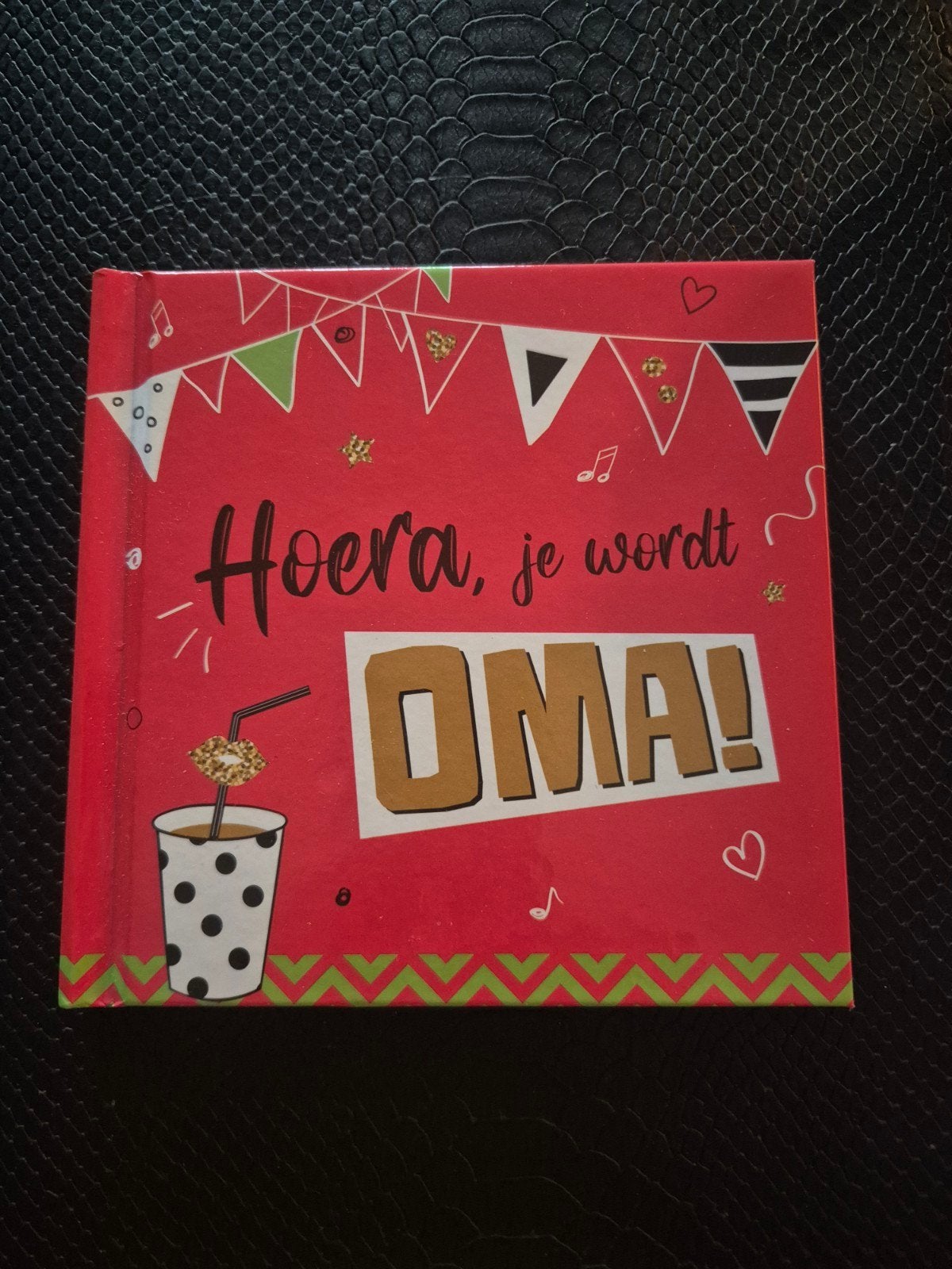 Hoera je wordt oma, Ophalen of Verzenden, Zo goed als nieuw