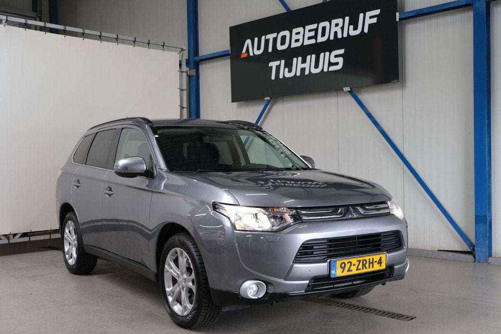 Mitsubishi Outlander 2.0 Intense+ Automaat 7p. > EXPORT PRIJ, Auto's, 15 km/l, 4 cilinders, 150 pk, 7 stoelen