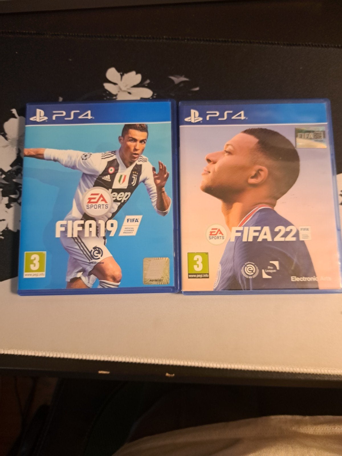 FIFA 19 en FIFA 22 PS4 - Voetbalgames, Ophalen