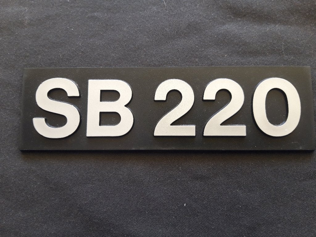embleem DAF Bus SB220 - 20,5 x 6 cm - NIEUW, Ophalen of Verzenden, Zo goed als nieuw, Auto's