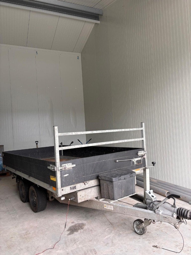 Aanhangwagen kipper Saris, Ophalen, Gebruikt