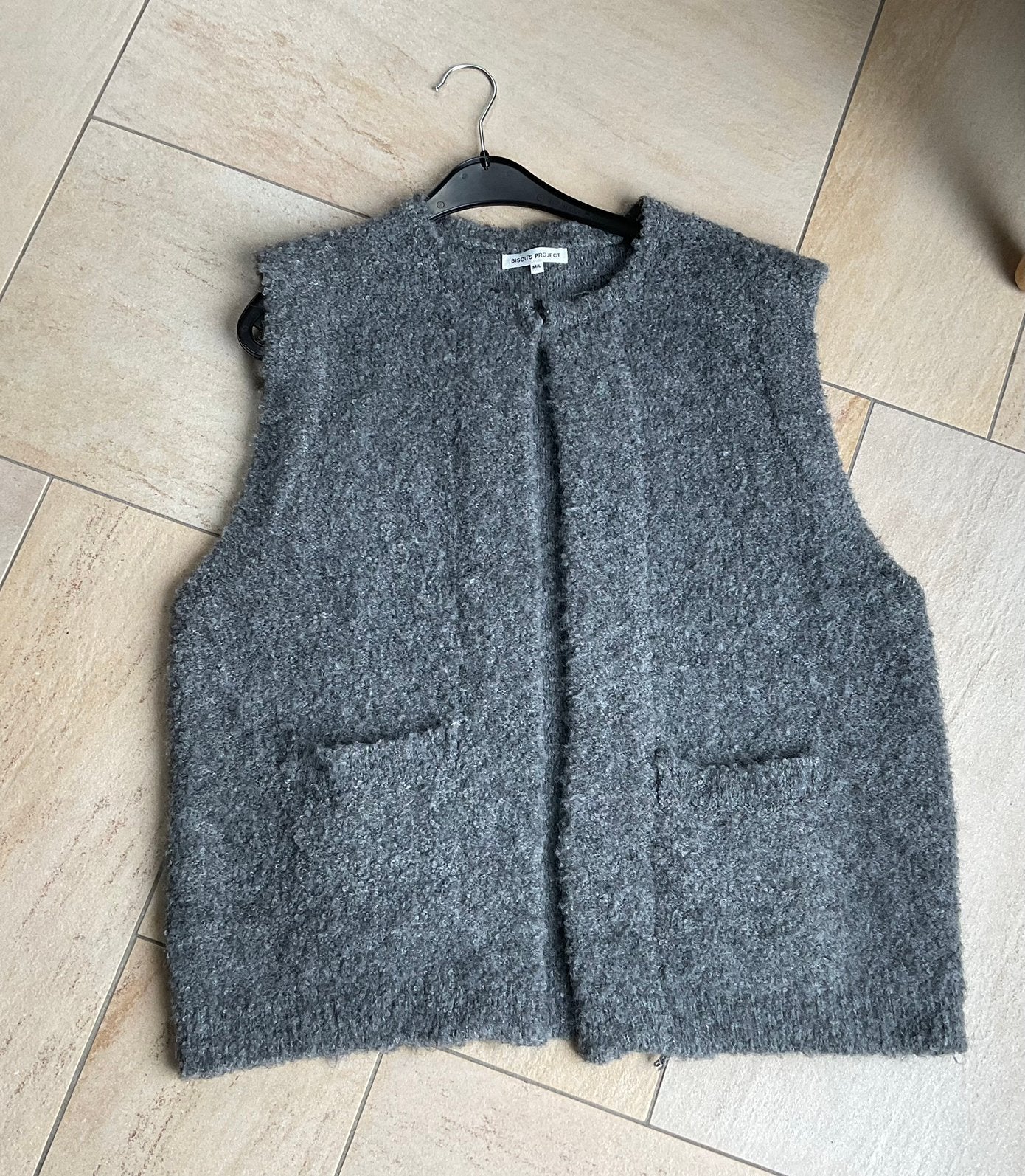 Bisou’s Project gilet/vest maat M/L z.g.a.n., Verzenden, Zo goed als nieuw, Maat 42/44 (L), Grijs