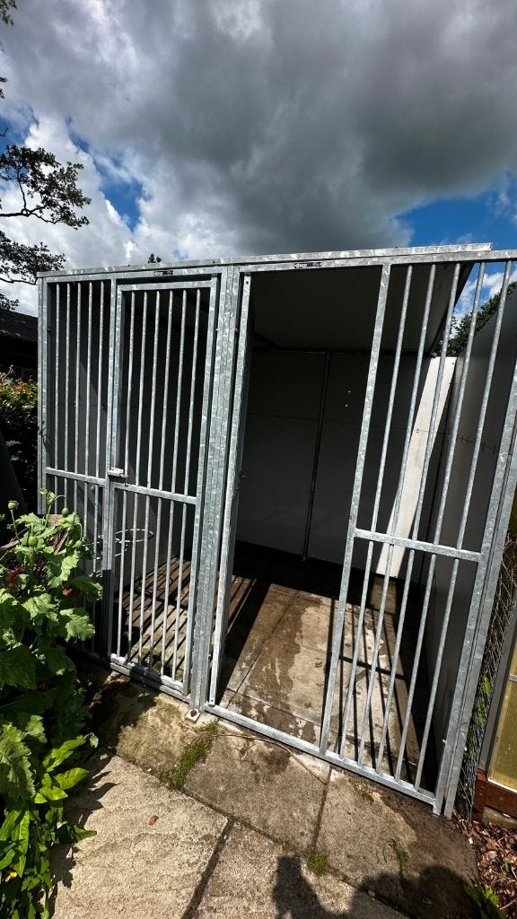 Honden kennel, Dieren en Toebehoren, Hondenhokken, Ophalen, Hondenkennel, 100 cm of meer, 110 cm of meer