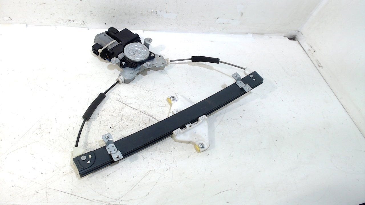 Raammechaniek elektrisch links voor Chevrolet Captiva, Onderdelen@venauto.nl, Van der Ven Autorecycling B.V., Gebruikt, Ettenseweg 76, 4706 PB Roosendaal, The Netherlands