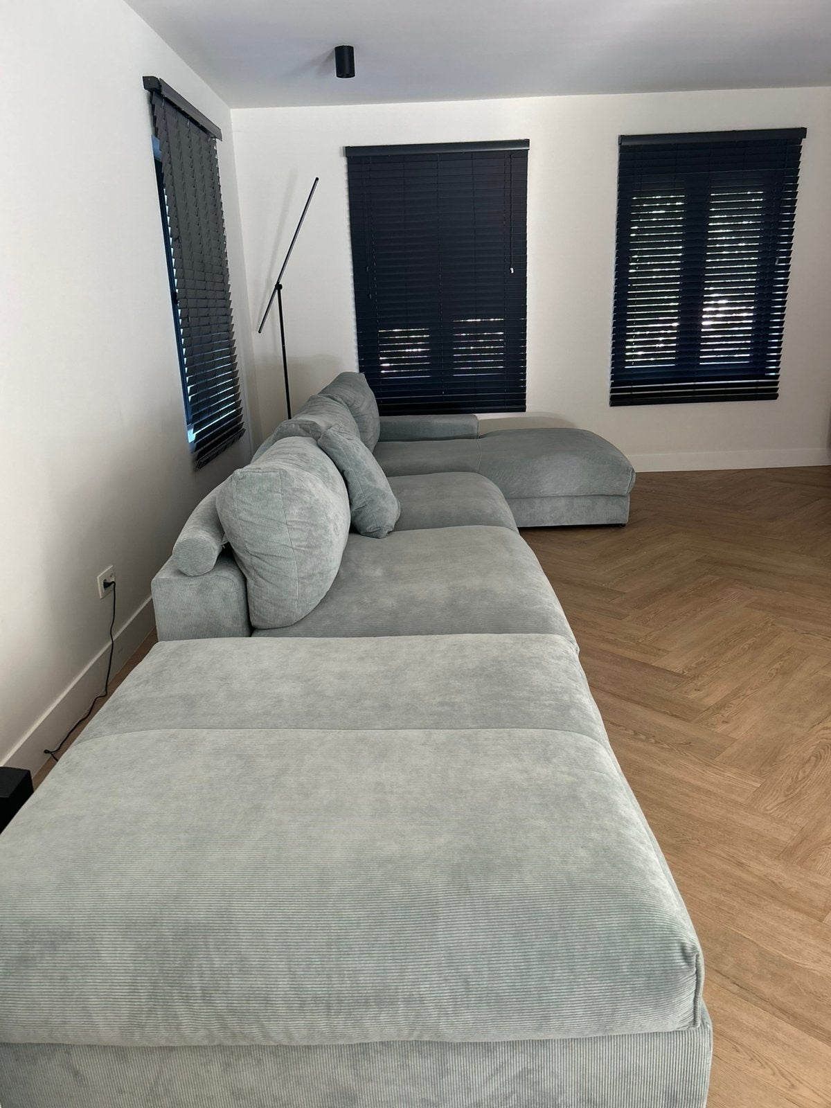 moderne hoekbank met hocker – uitstekende staat, Ophalen, Hoekbank, 300 cm of meer, Zo goed als nieuw