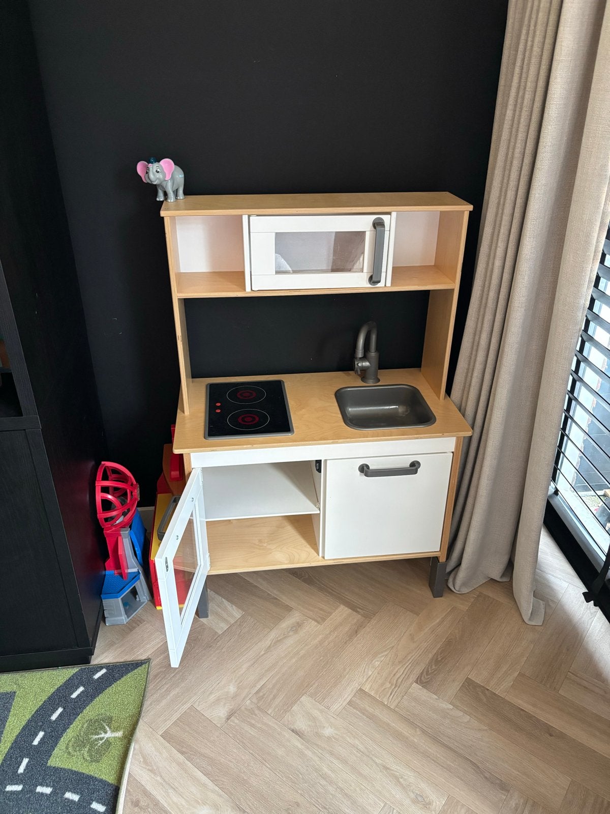 Houten speelkeuken met magnetron en kookplaat, Ophalen, Zo goed als nieuw, Hout, Speelkeuken