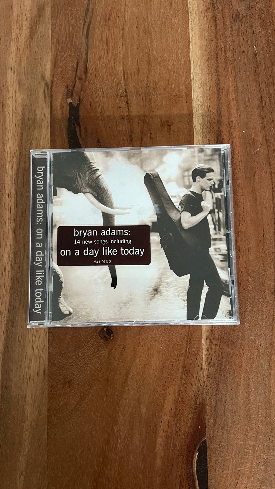 Cd Bryan Adams on a day like today, Ophalen of Verzenden, Zo goed als nieuw, Poprock