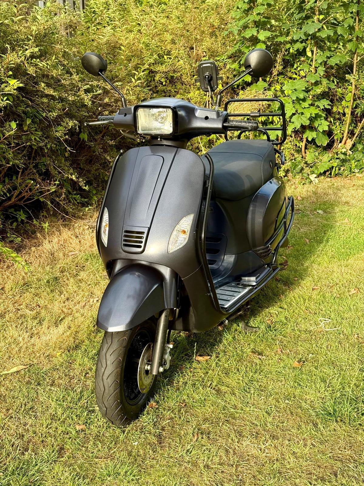 Riya Sunny 2 | Slechts 9.600 km | Zeer nette staat, Gebruikt, Benzine, Ophalen, Overige merken