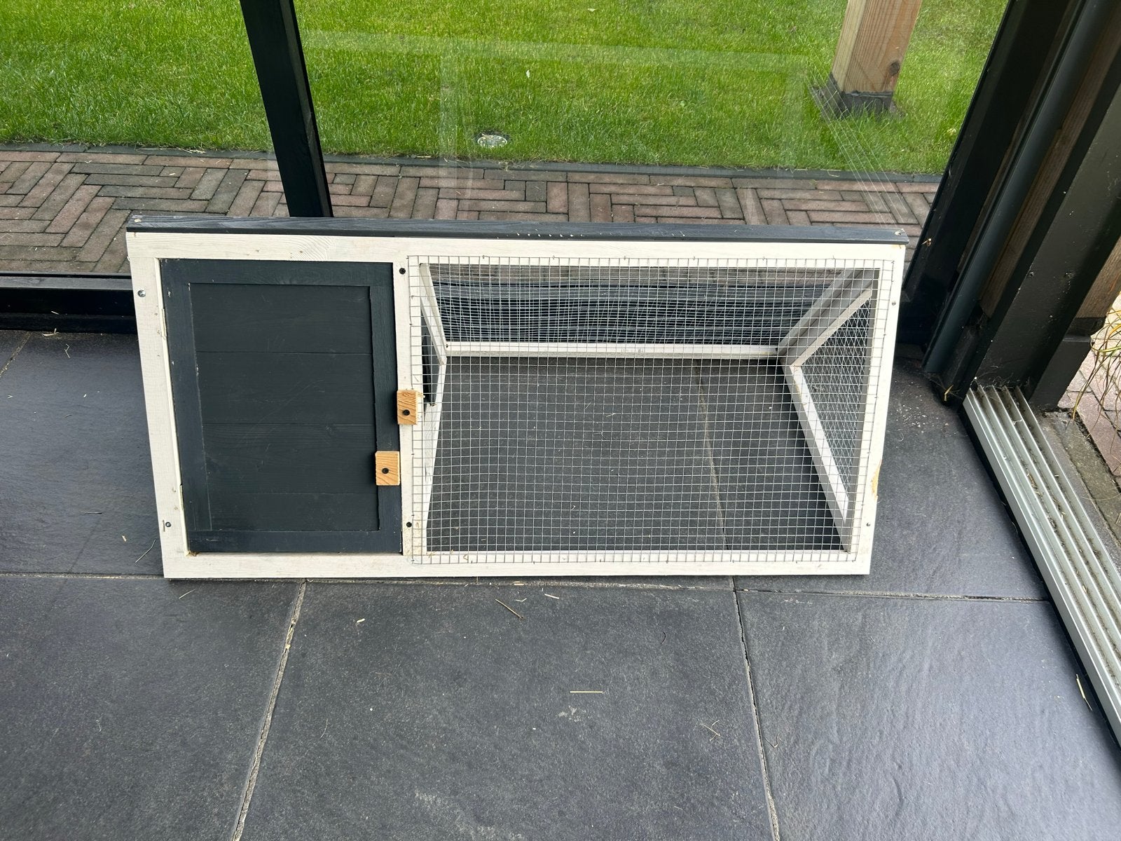 Konijnenhokje, Ophalen
