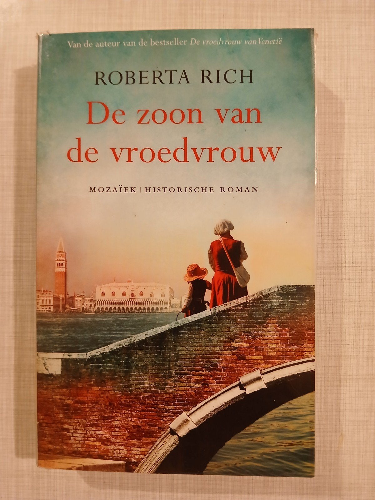 Roberta Rich - De zoon van de vroedvrouw, Boeken, Ophalen of Verzenden, Zo goed als nieuw, Roberta Rich