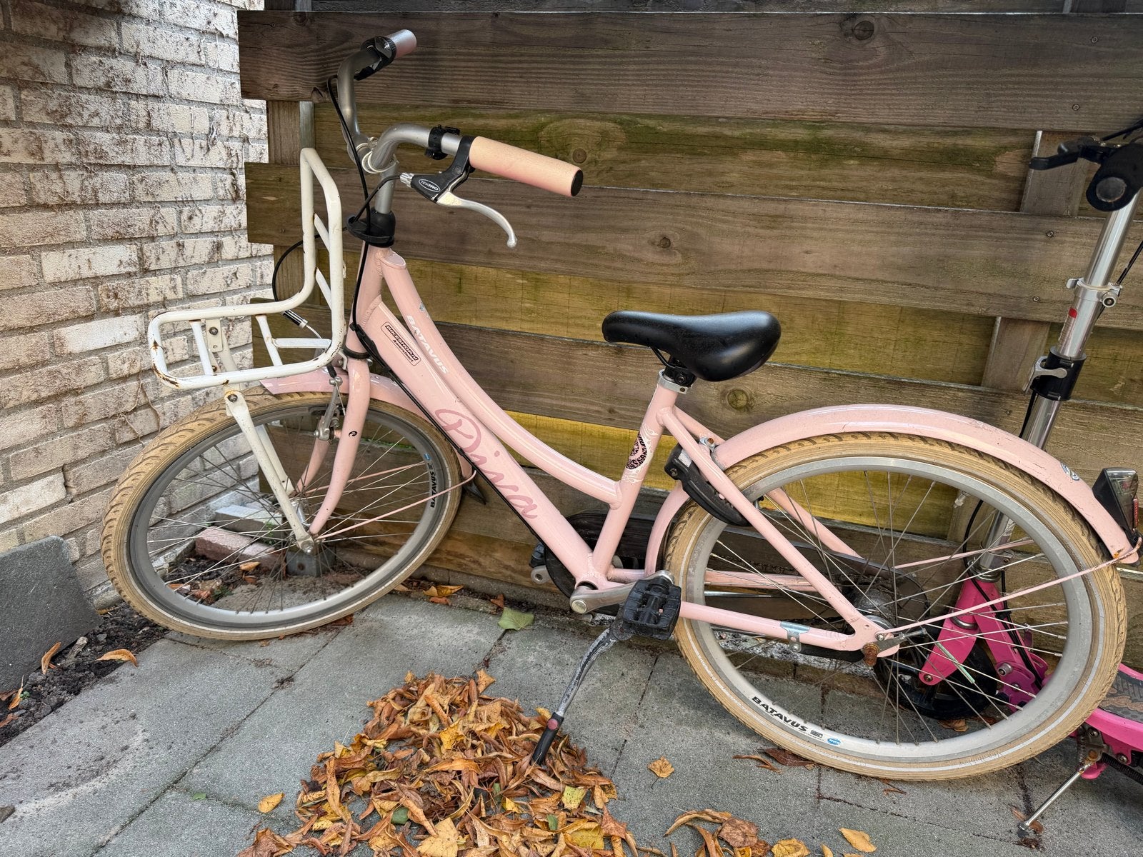 Meisjesfiets 24 inch - Roze Batavus Diva, Ophalen, Velgrem, Handrem, Gebruikt